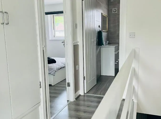 Allenby Walk Private In A 4 Bed Shared House * Mánchester