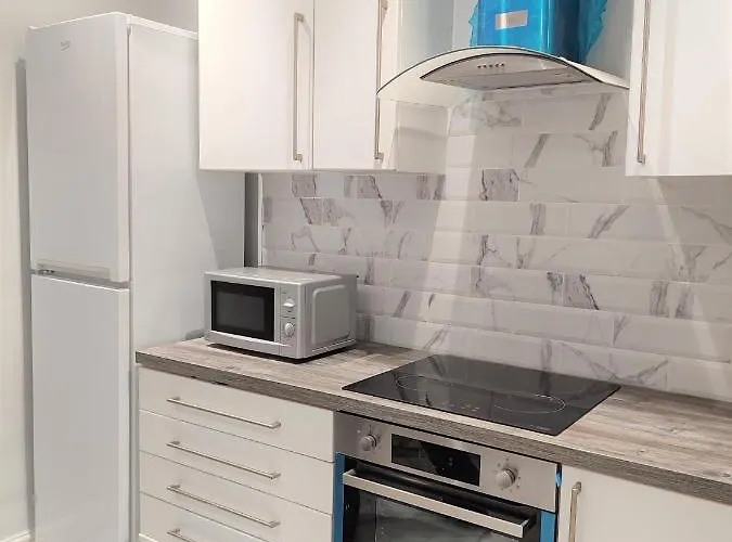 Daire Newly Refurbished 2- Bed Stylish