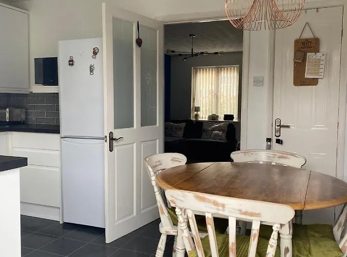 Casa vacanze 2 Bedroom House With Garden