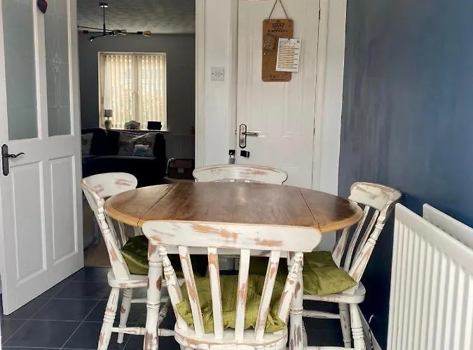 2 Bedroom House With Garden