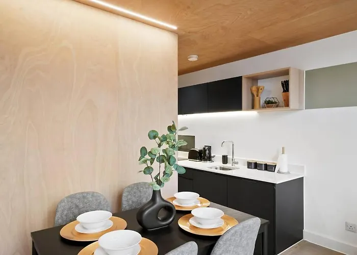 Skygardens - Stylish Duplex - Roof Garden 호텔 *