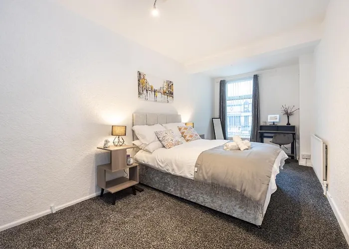 Flat In Greater Manchester