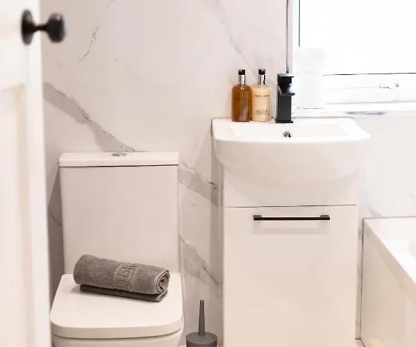 Nyaraló Ideal In Audenshaw