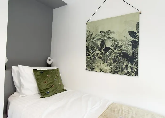 Nyaraló Ideal In Audenshaw