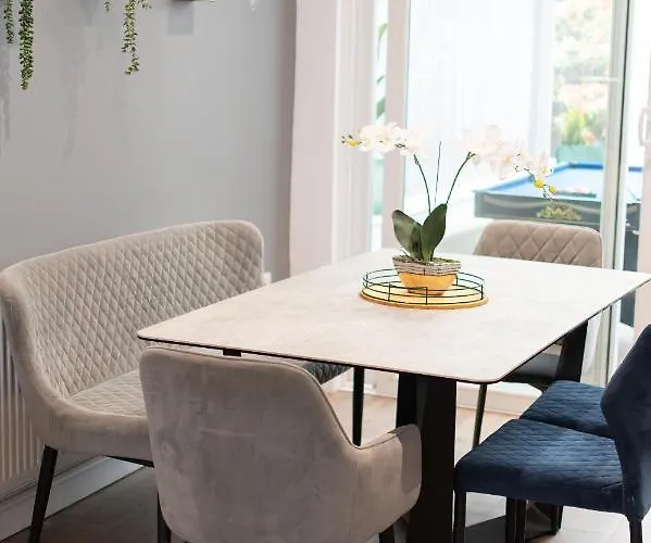 Holiday home Ideal In Audenshaw Manchester