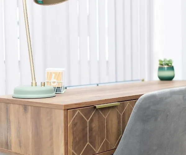 Nyaraló Ideal In Audenshaw *