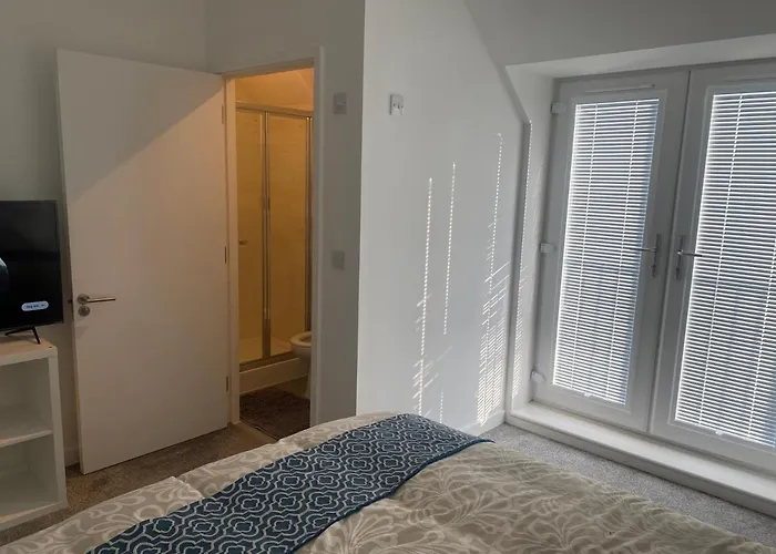 Eaglet Luxury * Manchester