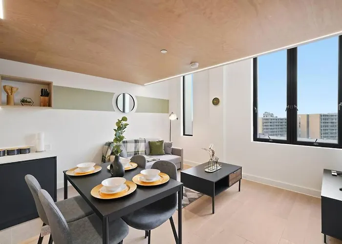 Skygardens - Stylish Duplex - Roof Garden Hotel