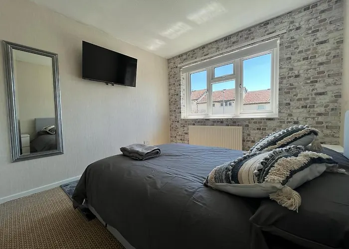 Barnstaple Drive Private In A 2 Bed Shared House Δωμάτια σε οικογενειακή κατοικία *