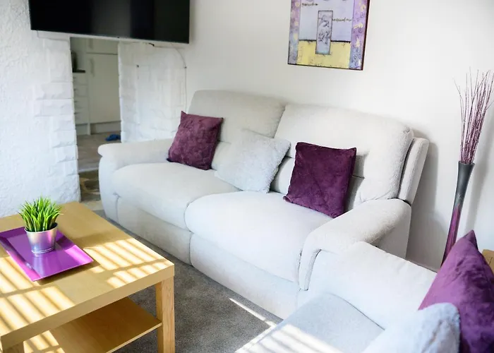 公寓 Purple Blossom, 2 Bed Apartment, Wi-fi, Near Didsbury, Free Parking