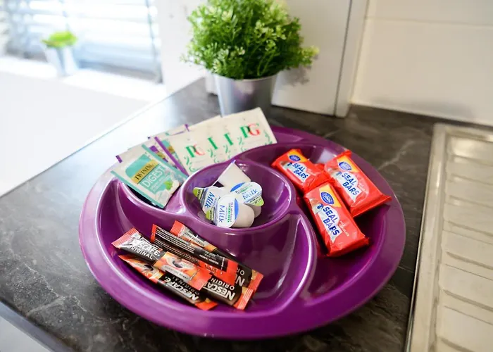 Apartamento Purple Blossom, 2 Bed Apartment, Wi-fi, Near Didsbury, Free Parking *