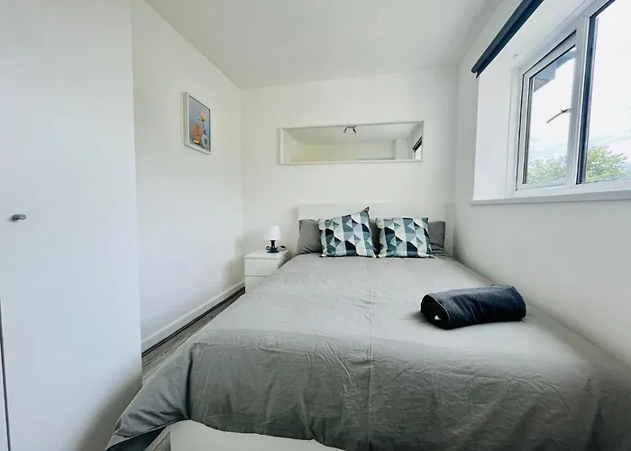 Allenby Walk Private In A 4 Bed Shared House בית אירוח