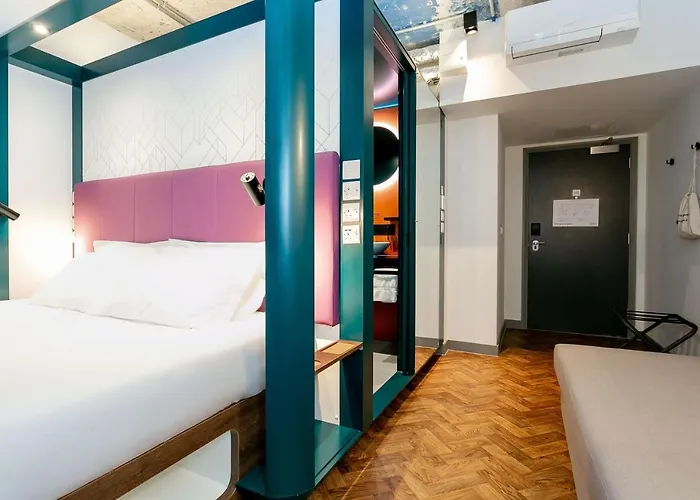 Yotel Deansgate Hotel 4*