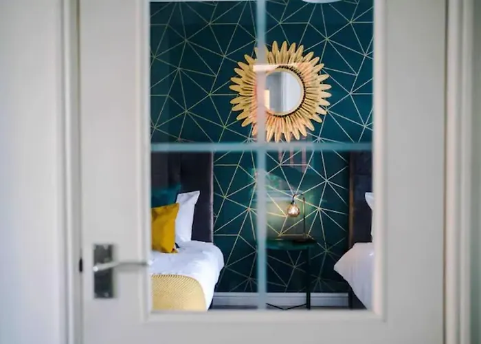 Spacious 5 Bedroom Hosted By Mcr Dens * Mánchester