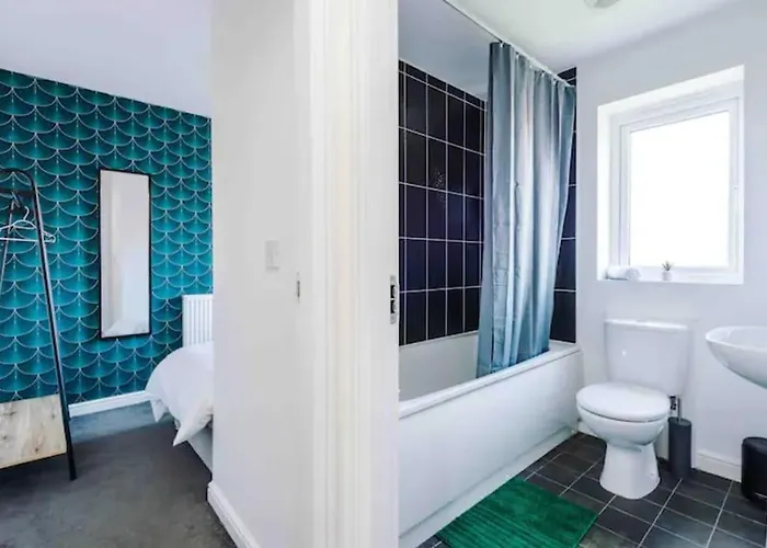 Spacious 5 Bedroom Hosted By Mcr Dens Mánchester