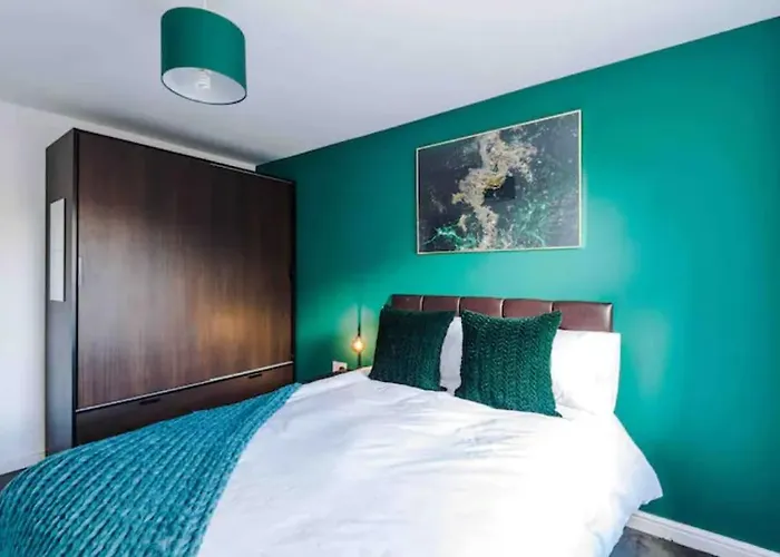 Spacious 5 Bedroom Hosted By Mcr Dens * Mánchester