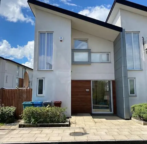 Сasa de vacaciones 3-bedroom House - Car Parking - Air Conditioning *