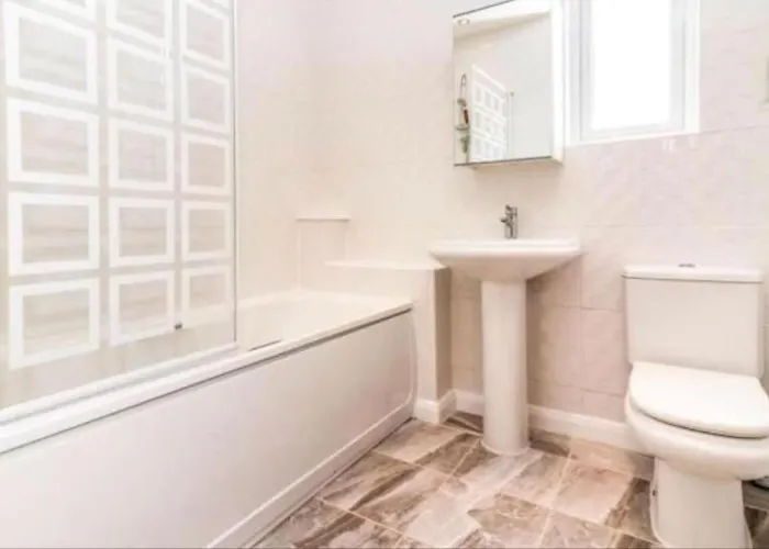 3-bedroom House - Car Parking - Air Conditioning * Mánchester