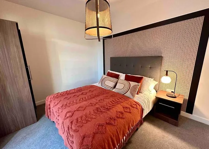 1 Bed Flat With View Of Old Trafford Manchester