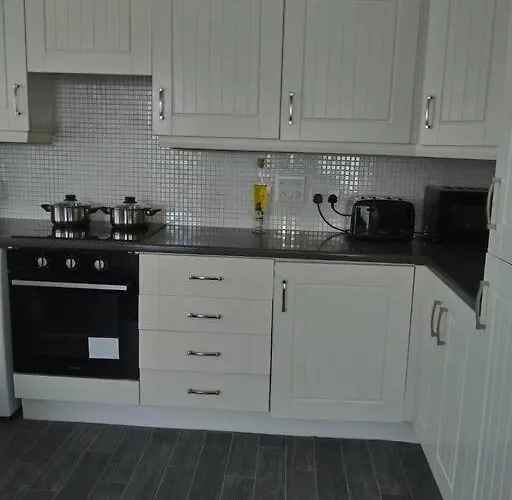 Modern 2 Bed, 2 Bath Near Etihad Stadium And Coop Live