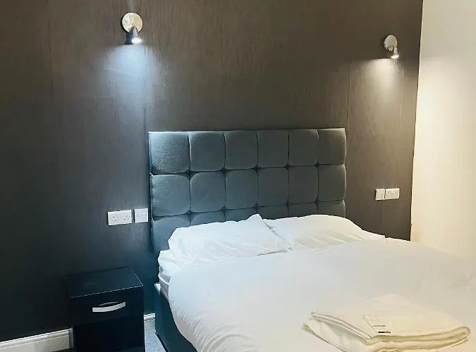 The Pleasant House Hotel