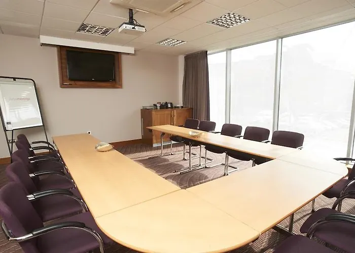 Leonardo فندق 4*