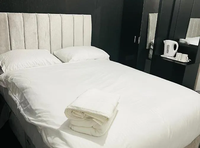 The Pleasant House Hotel