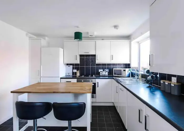 Сasa de vacaciones Spacious 5 Bedroom Hosted By Mcr Dens Mánchester