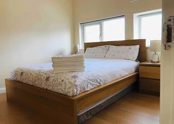 3-bedroom House - Car Parking - Air Conditioning Mánchester