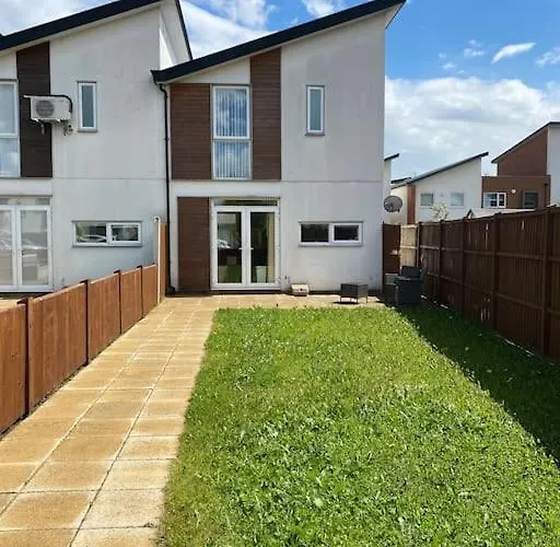 3-bedroom House - Car Parking - Air Conditioning Сasa de vacaciones *