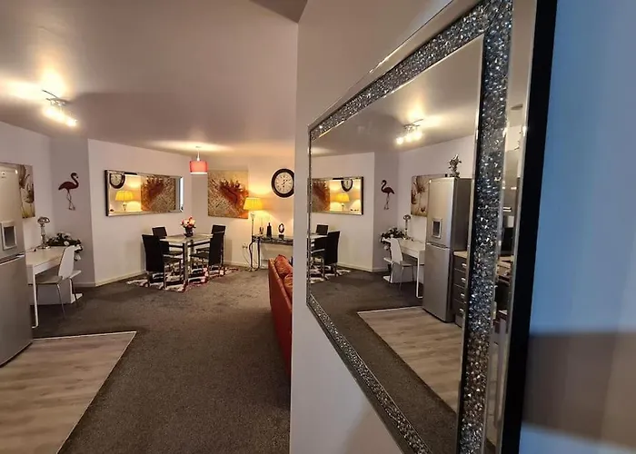 Lovely 2-bed Apt+wi-fi+parking. * Mánchester