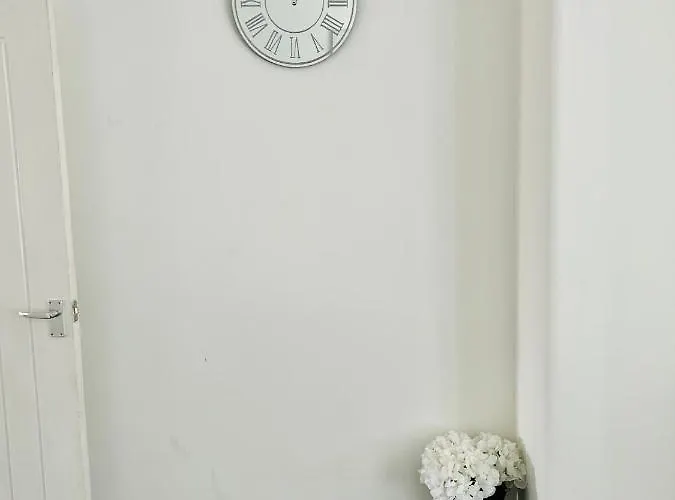 Beautiful And Homely 3 Bed House With Free Parking So Close To Man And Centre Апартаменты Манчестер