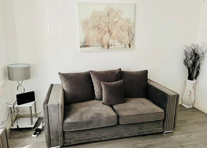 Beautiful And Homely 3 Bed House With Free Parking So Close To Man And Centre * 맨체스터