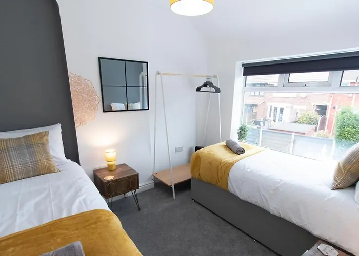 Ideal In Audenshaw بيت للعطل