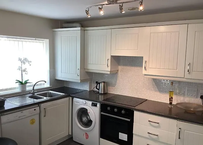 Modern 2 Bed, 2 Bath Near Etihad Stadium And Coop Live