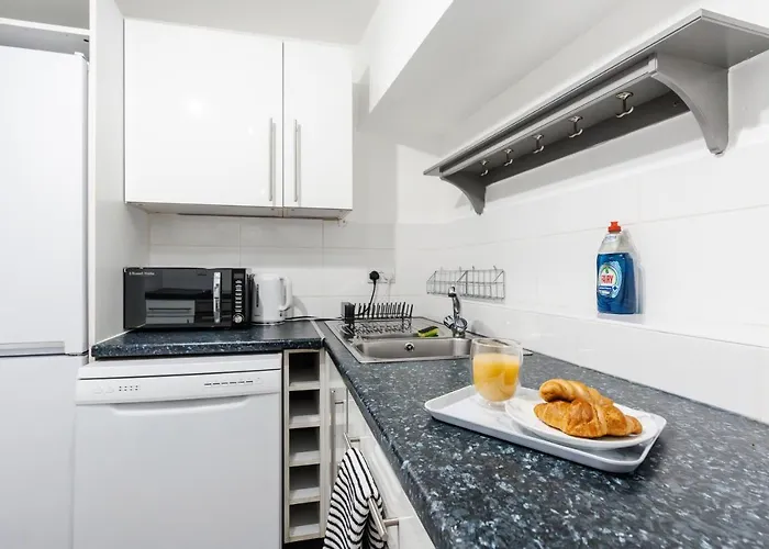 Cefas - Free Parking - Centre