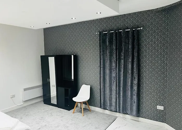 Отель The Pleasant House 3*