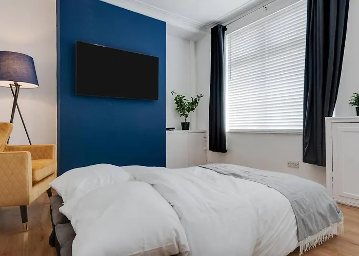 Urban Chic Hideaway Apartment *