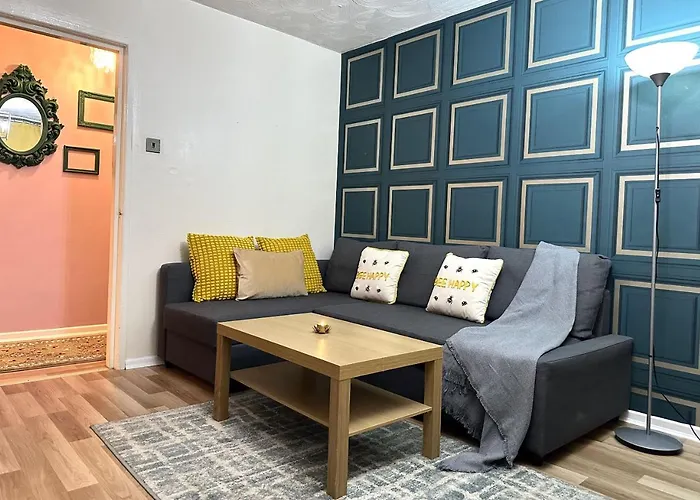 Cozy 1 Bedroom In The Location In Centre דירה *