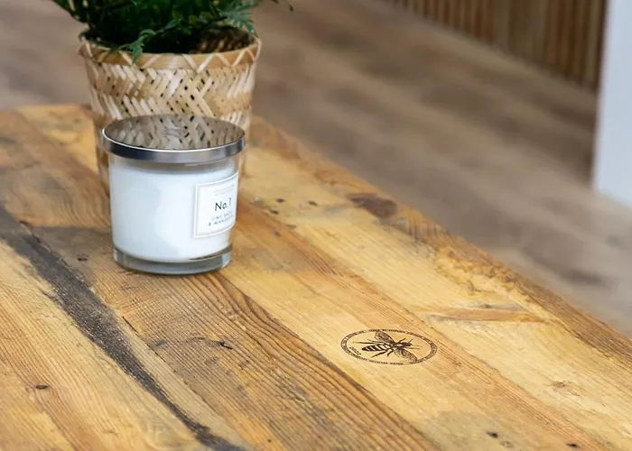 بيت للعطل Scandi Inspired In Eccles *