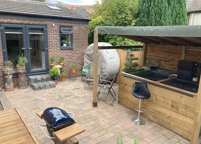 아파트 Beautiful Detached Private Annex In Great Location *