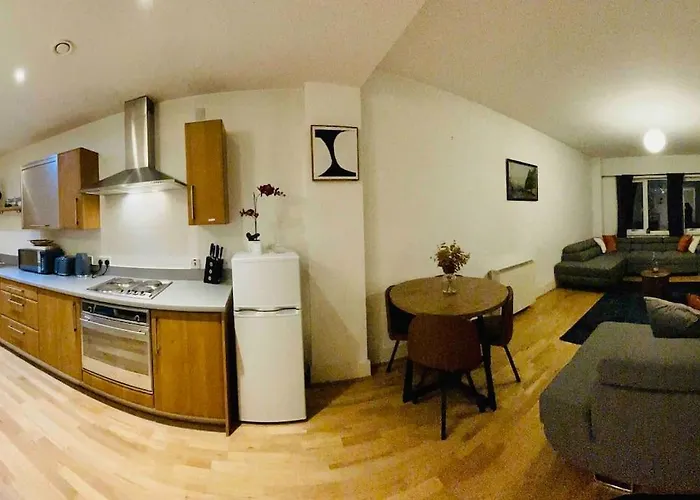 Beautiful Open Plan Living!