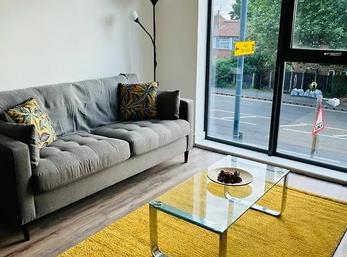 Modern 2Br Sleeps 4 Easy Access To City Centre *
