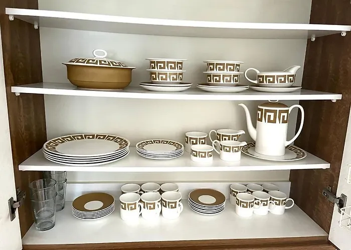 Spacious 3 Bedroom House - Sleeps 5 Manchester