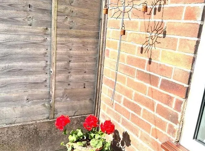 Spacious 3 Bedroom House - Sleeps 5