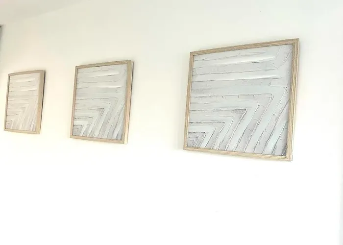 Spacious 3 Bedroom House - Sleeps 5 Lägenhet