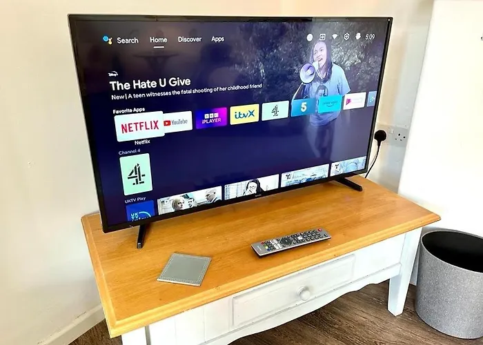 Spacious 3 Bedroom House - Sleeps 5