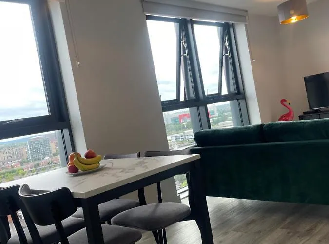 Luxury 2 Bedroom Waterside View Greater Apartman