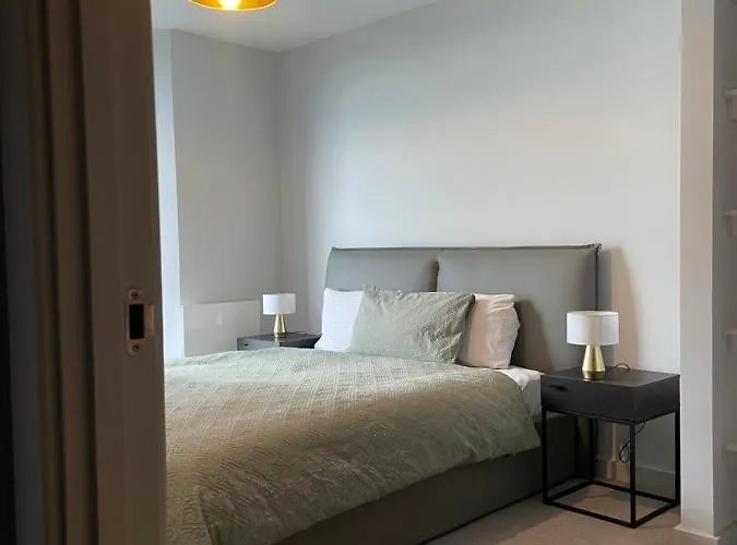 Luxury 2 Bedroom Waterside View Greater * マンチェスター