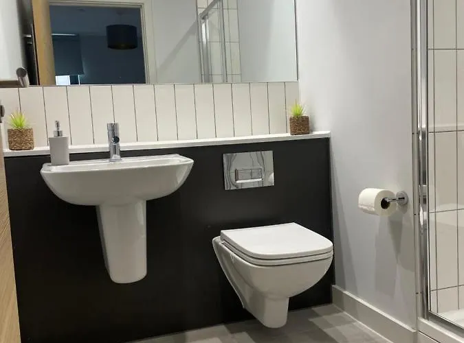 Luxury 2 Bedroom Waterside View Greater Apartman